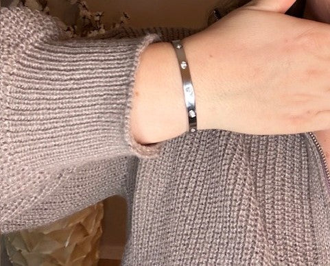 
                      
                        Armband van roestvrij staal met diamantjes, Intensiteit
                      
                    